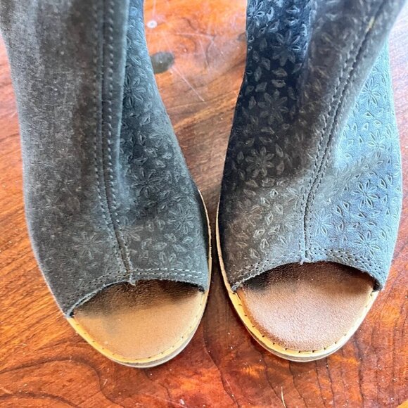 TOMS Women's Black Suede‎ Floral Open-Toe Booties Size 7.5 - Picture 2 of 9